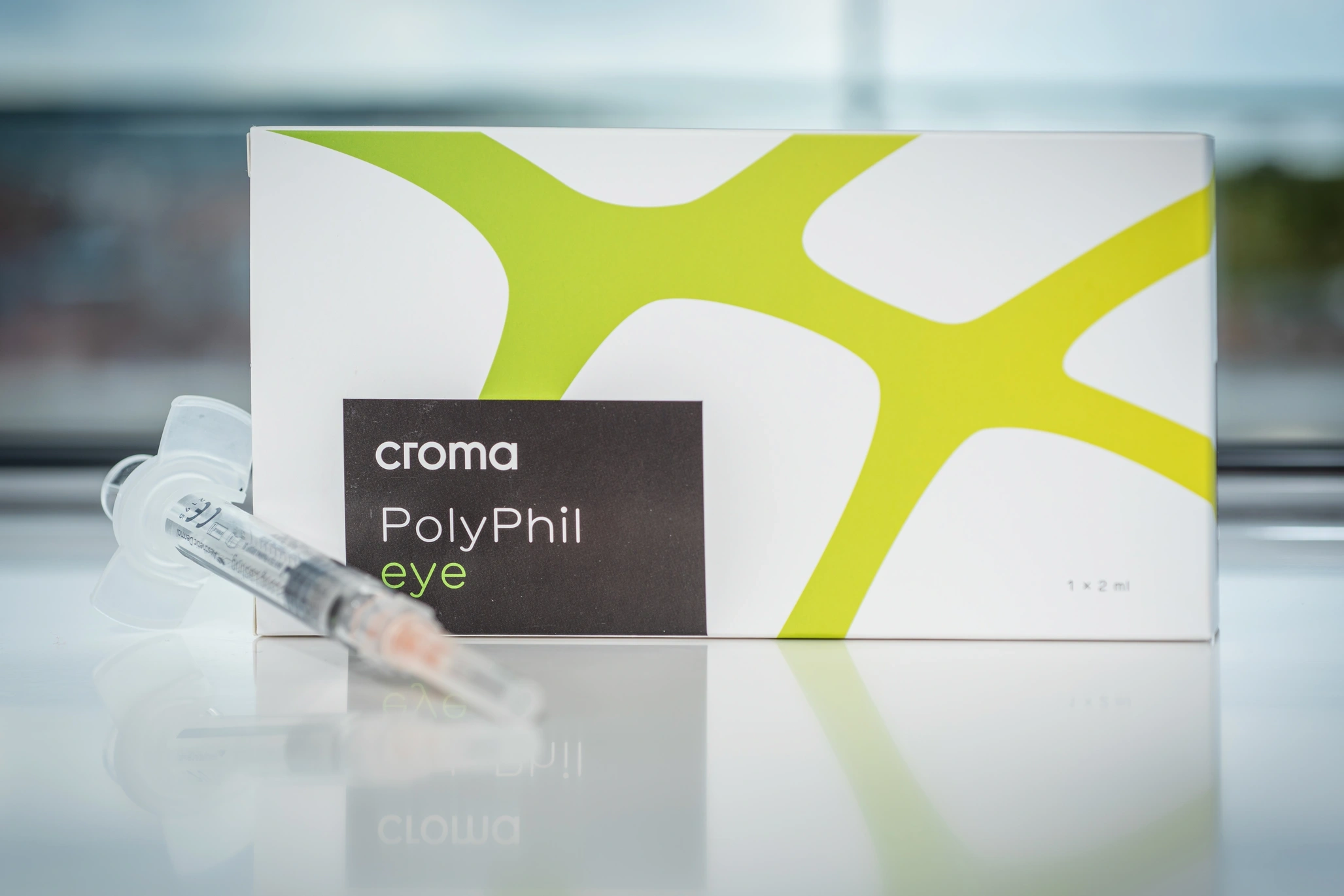 PolyPhil eye von Croma für die Lachssperma-Behandlung der Augenpartie