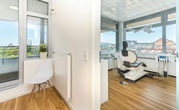 Praxis Behandlungsraum
